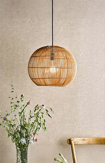 /uploads/2025/04/downlight-install-electrician.jpg